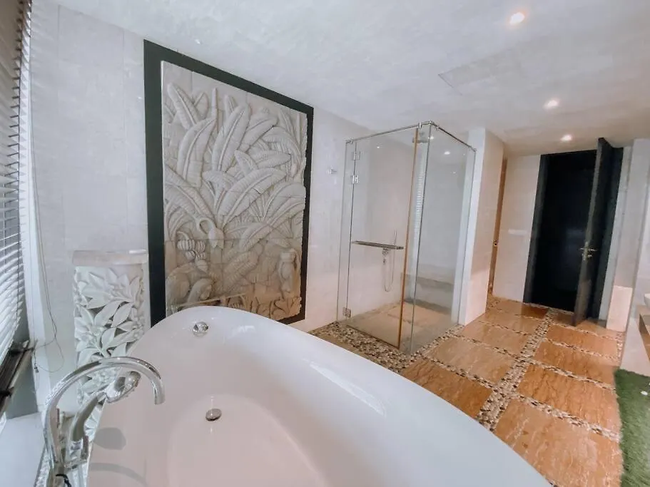 Deluxe Family Suites W Klcc View Kuala Lumpur Malezya